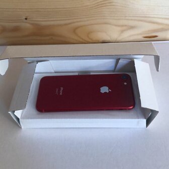 Magazijn opruiming Apple iPhone 8 (model 2016) 64GB rood + garantie